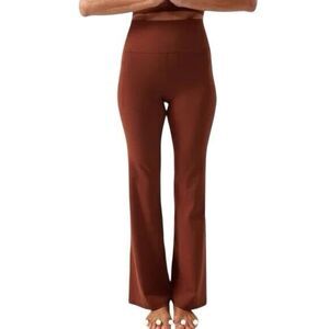 NEW Athleta Salutation Stash Flare Pant Size S Pockets Yoga Athleisure Workout